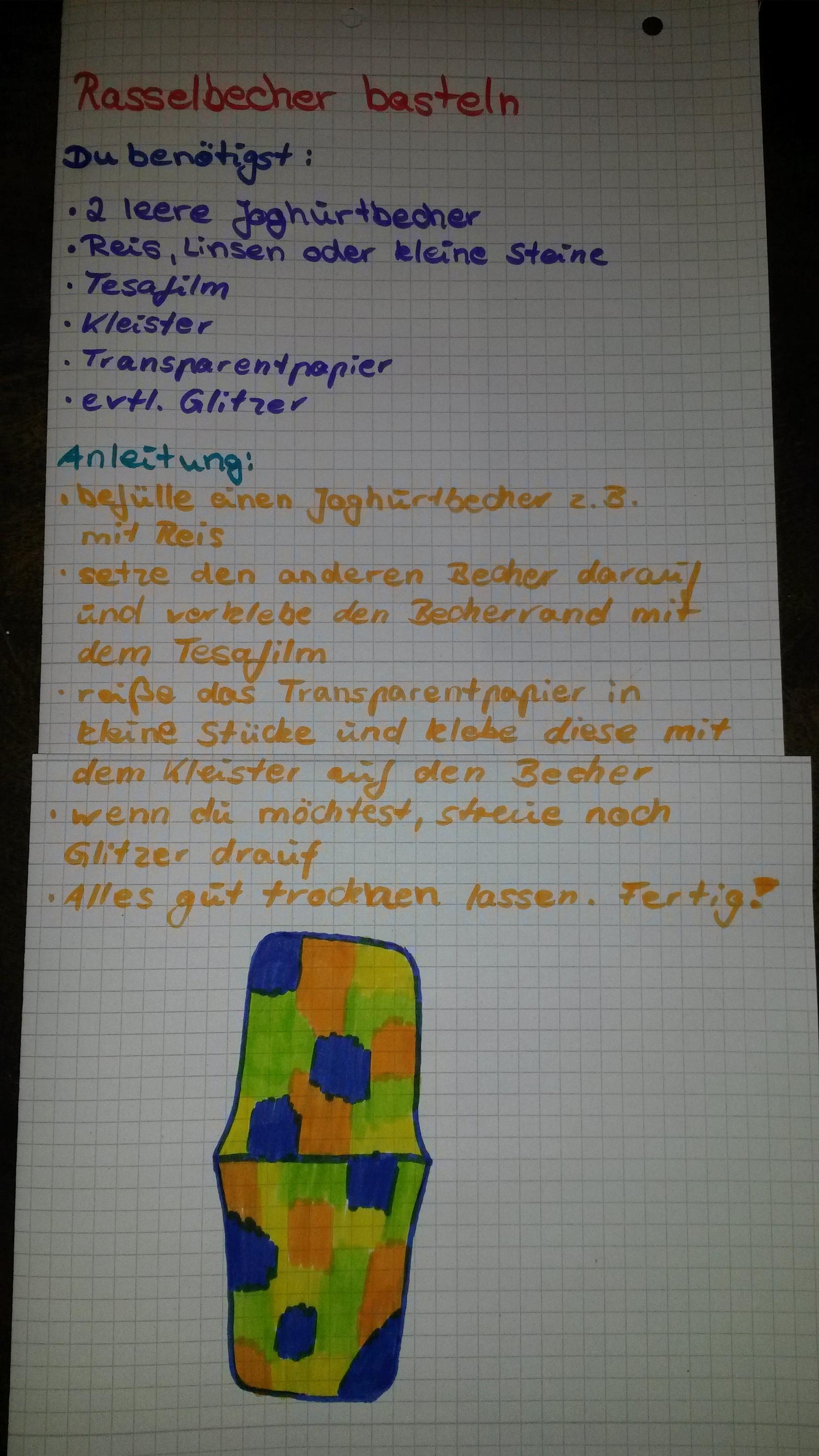Anleitung zum Basteln von Rasselbechern auf kariertem Papier mit buntem Deckblatt und Listen von ben&ouml;tigten Materialien.