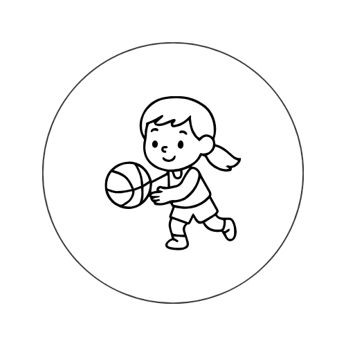 Ein Kind mit Pferdeschwanz l&auml;uft und dribbelt einen Basketball.