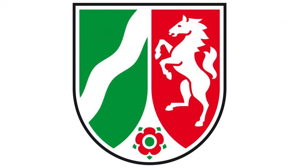 Wappen von Nordrhein-Westfalen: grüne und rote Felder mit Pferd und Rose in der Mitte.